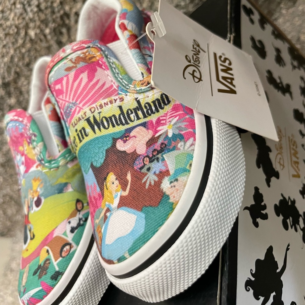 Toddler Alice in wonderful x Vans collab size 5c